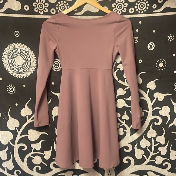 Mauve long sleeve twist front skater dress - Picture 2 of 3